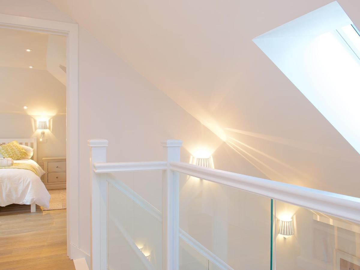 Hale House 3*
